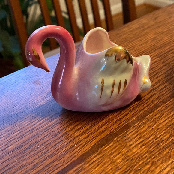Miniature Swan Figurine - Picture 1 of 3